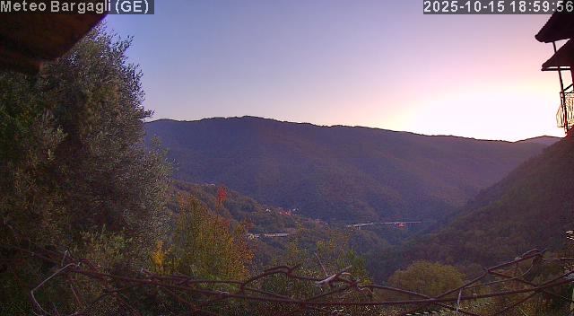 webcam image missing into:wp-content/uploads/webcam/P25101518595610.jpg